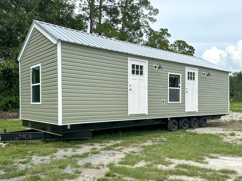 exterior view of full house 2 park model rv home 2